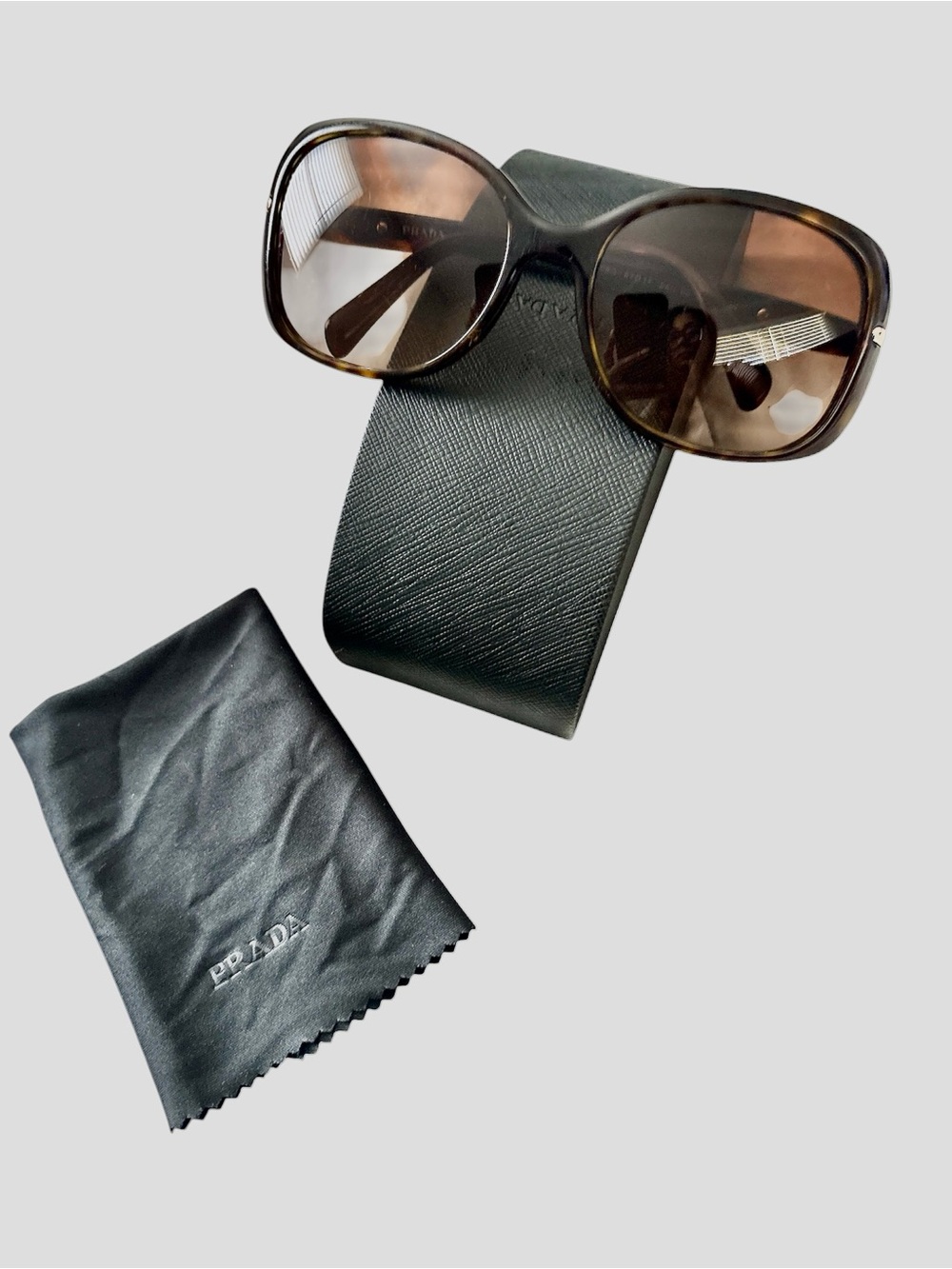 PRADA Havana Tortoiseshell Brown Gradient Sunglasses Hard Shell Case & Cloth